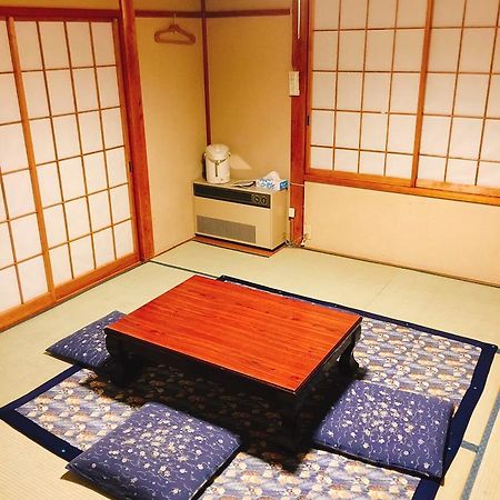 Отель Nakamichiya Iiyama Экстерьер фото